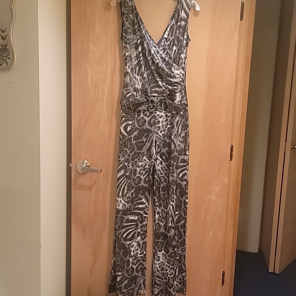 Janine Elegant Gray/silver Leopard Jumpsuit Sz M